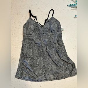NWT Maternity swimsuit tankini top in black and white, size small